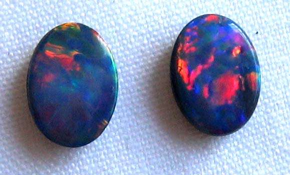 1 Lot, 2 Pieces of 7.00 x 5.00 mm Oval Doublet Australian Opals ,T. W.0.99 ct.