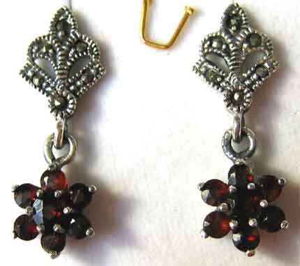 Sterling Silver and Genuine Garnets Earrings.