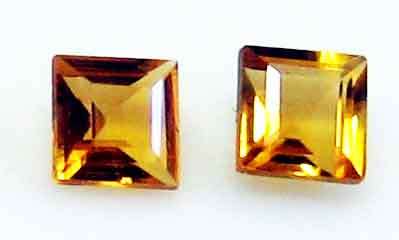 1 LOT, 2 PIECES OF 4.00 X 4.00 MM SQUARE CUT CITRINES, T.W. 0.65CT.