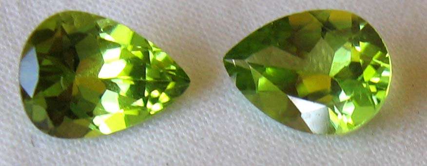 2 pieces  8.00 x 6.00 mm Pear faceted  cut  Peridot , T. W.  2.16cts [price/ piece]