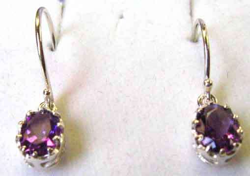 Pretty 925 Sterling Silver and Genuine Amethysts Earrings