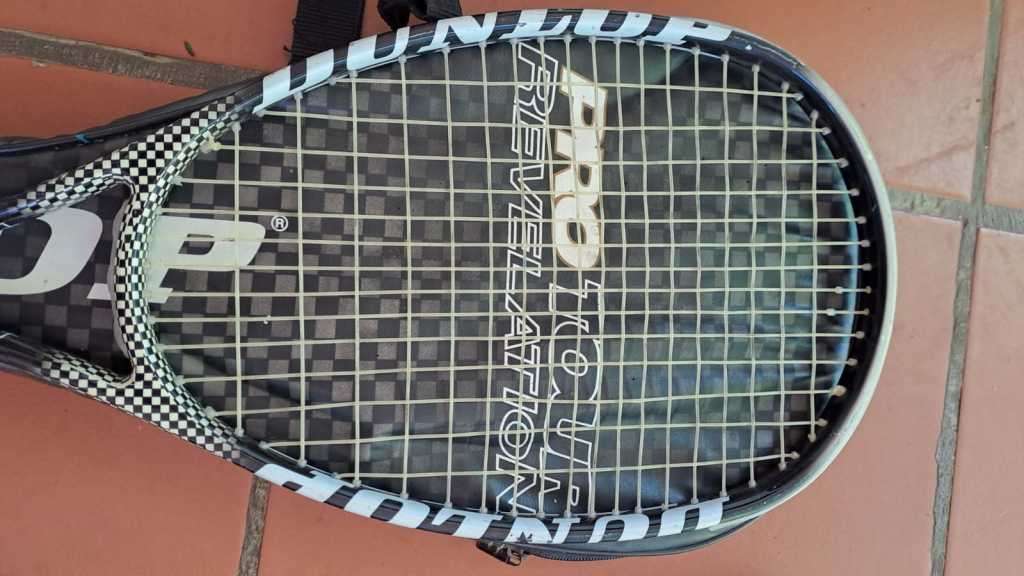 8 Squash racquets