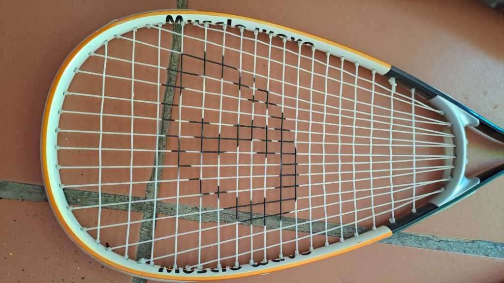 8 Squash racquets