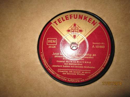 Vintage Columbia Record Album with more than 30 78rpm records