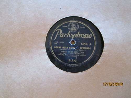 Vintage Columbia Record Album with more than 30 78rpm records