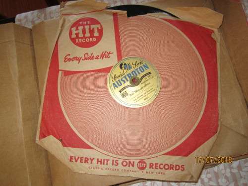 Vintage Columbia Record Album with more than 30 78rpm records