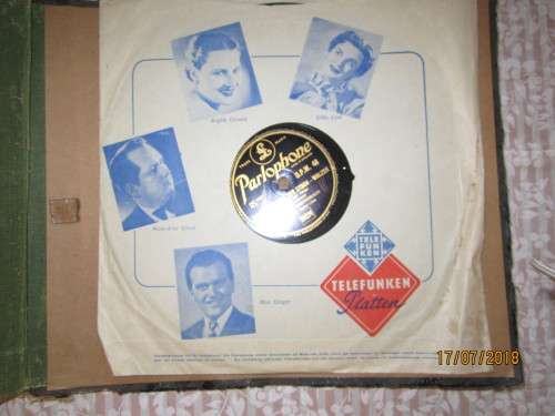 Vintage Columbia Record Album with more than 30 78rpm records