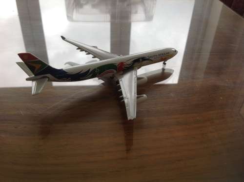 1/400 JC Wings South African Airways Airbus A340-300 ZS-SXD Siyanqoba