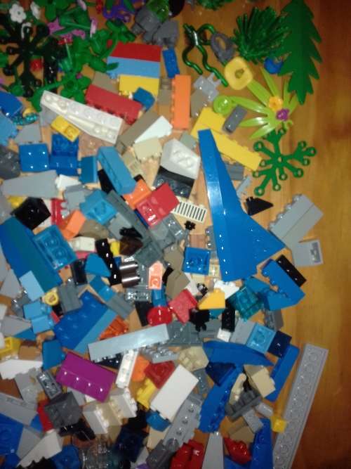 Large Mixed Lot of LEGO bricks, pieces and minifigs