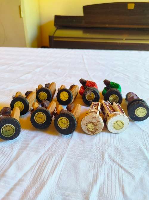 11 very collectable chess pieces from the Nelson Mandela chess set by Gala Starr CC