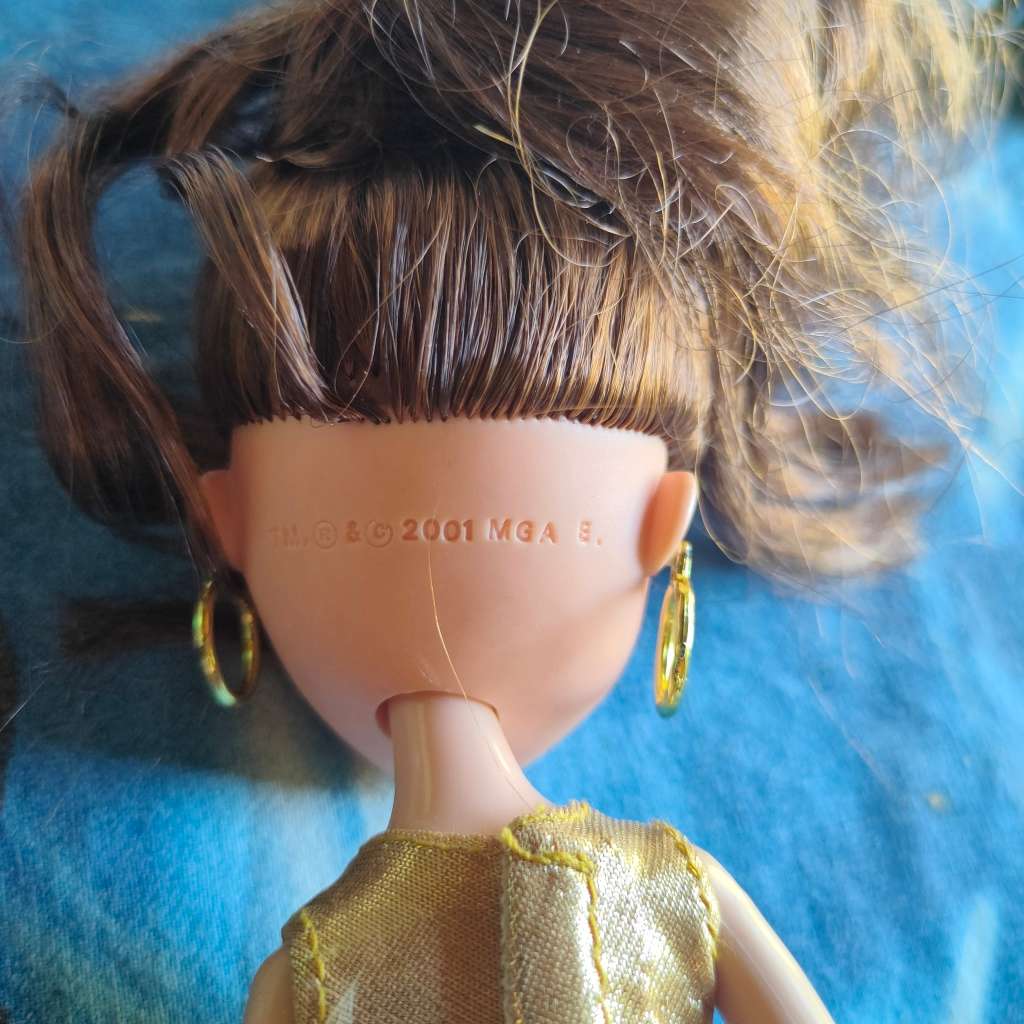 Collectable (and discontinued) Bratz doll (circa 2001) with one extra pair of shoes