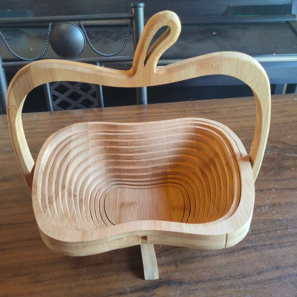 Wooden collapsible fruit basket - like new