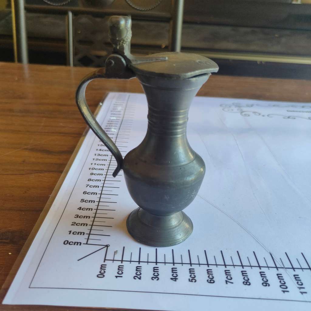 Holland pewter syrup carafe with lid