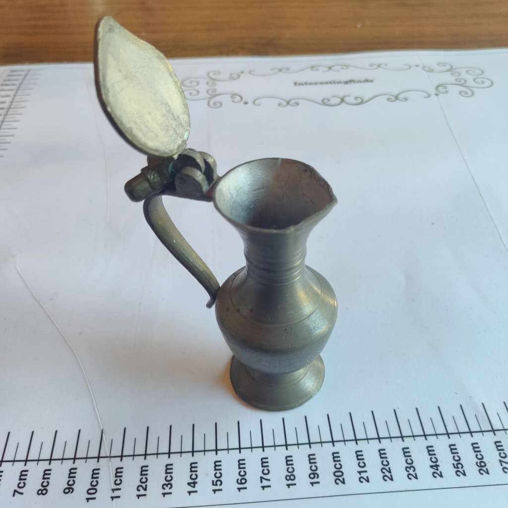 Holland pewter syrup carafe with lid