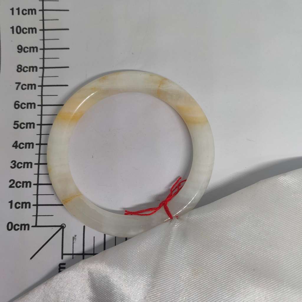 Stunning white Burmese Jadeite bangle - 45.6g