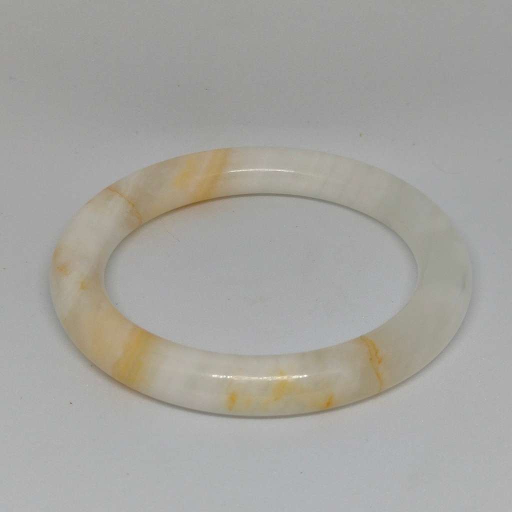 Stunning white Burmese Jadeite bangle - 45.6g