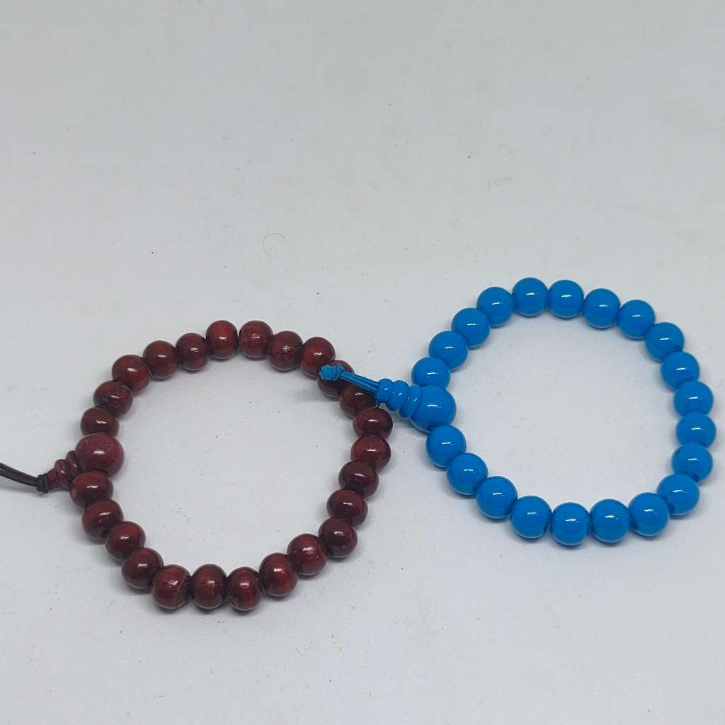2 beaded bracelets on auction