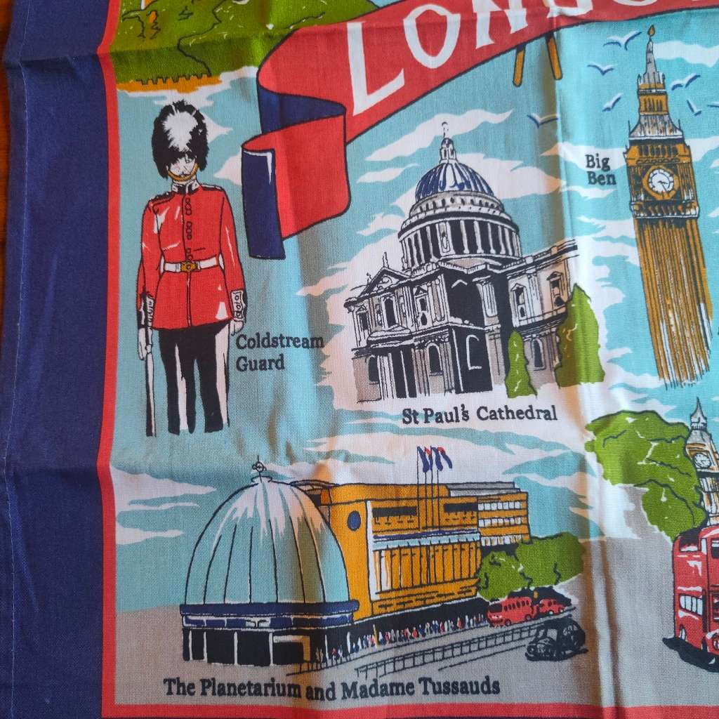 Beautiful vintage London souvenir tea towel
