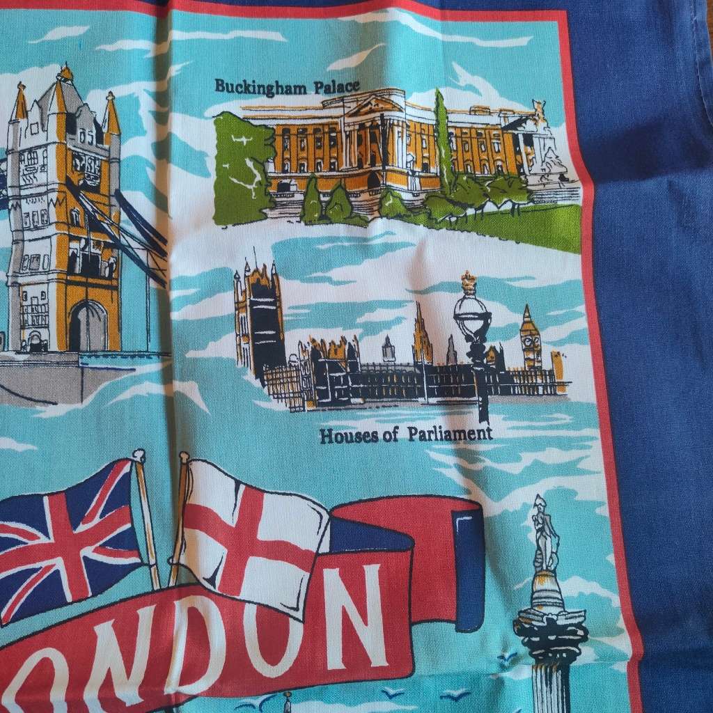 Beautiful vintage London souvenir tea towel