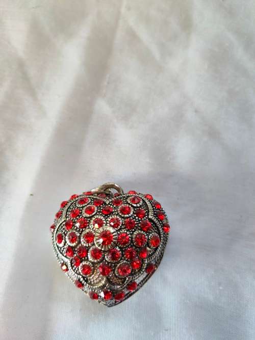 Lovely bulky heart pendant