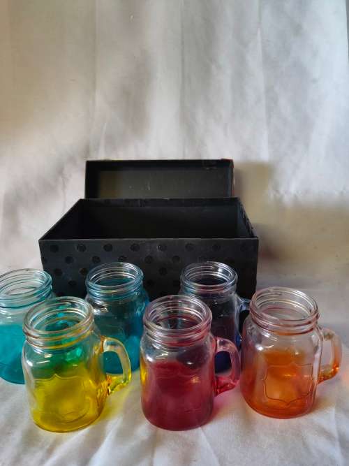 A beautiful gift box with 6 mini glasses