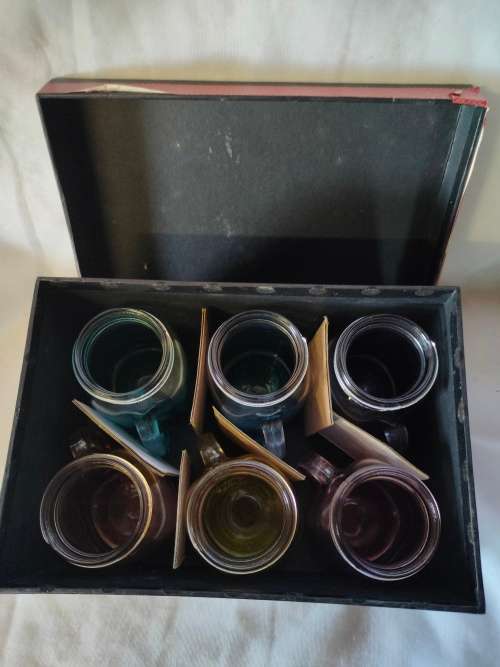 A beautiful gift box with 6 mini glasses