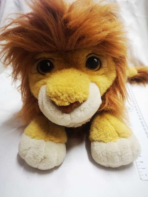 Stock clearance - now on R1 auction! Original Lion King product - Simba