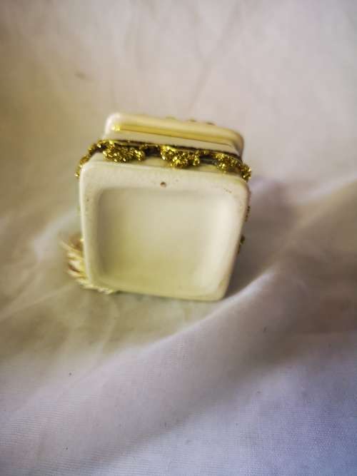 Gorgeous trinket holder