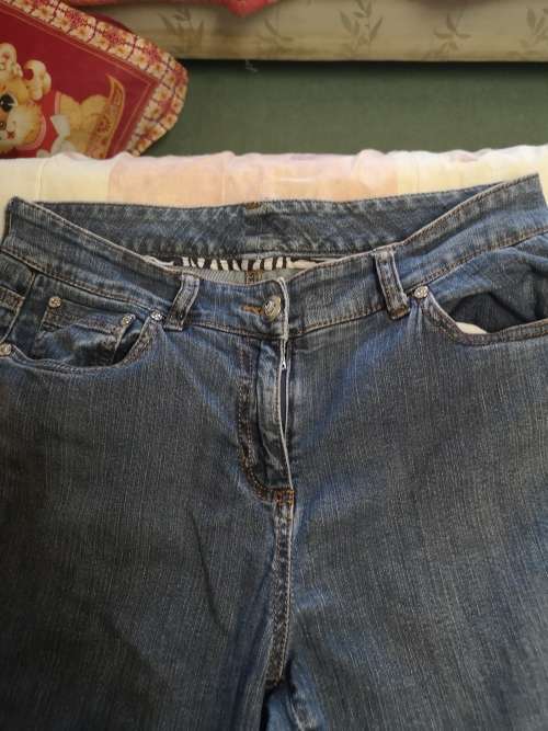 Nice denim in very good condition - size estimate 34
