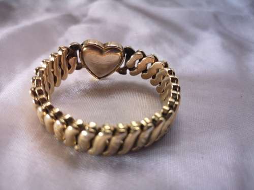 Gorgeous vintage 1940's LA Mode gold filled sweetheart bracelet on R1 auction!