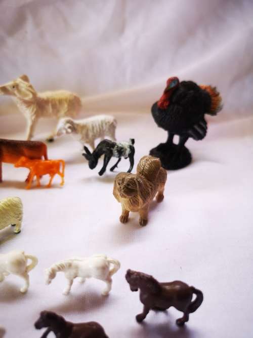 A big lot of farm animals /toys