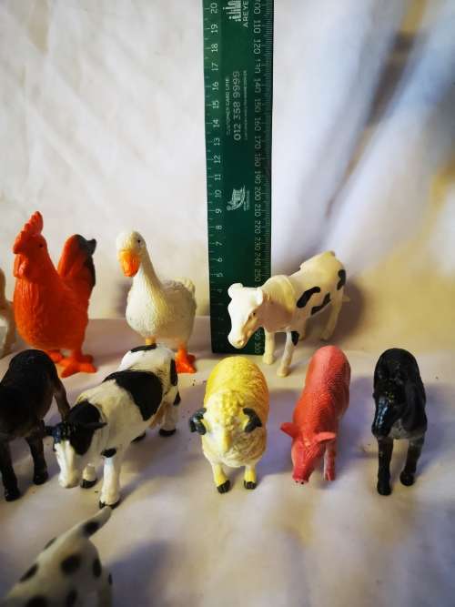 Nice bulk lot of toy (farm) animals