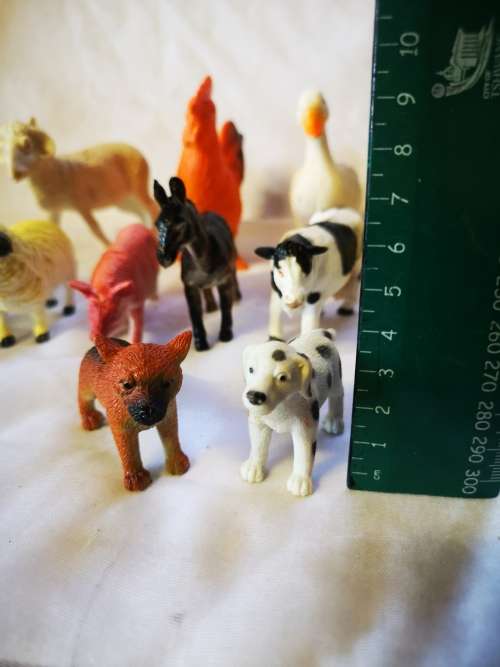 Nice bulk lot of toy (farm) animals