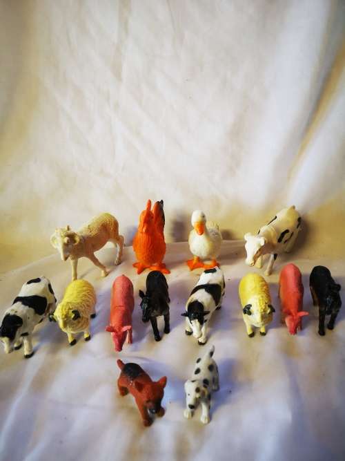 Nice bulk lot of toy (farm) animals