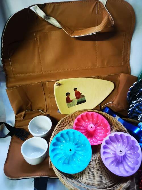 Big lot of mostly kitchen items