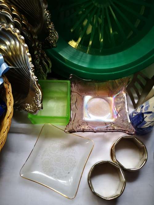 Big lot of mostly kitchen items