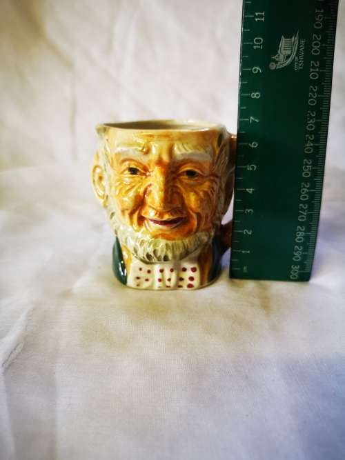 Cute little Toby mug milk pourer