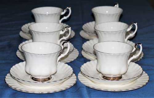 Royal Albert "Chantilly" 6 tea trios