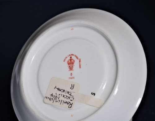 Royal Crown Derby `Imari` Flow blue saucer