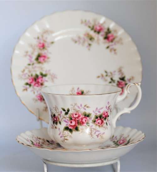 Royal Albert `Lavender Rose` Tea Trio