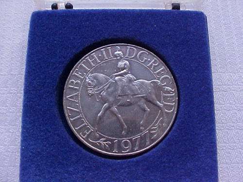 Silver Jubilee 1977 Queen Elizabeth 11 - Coin In case