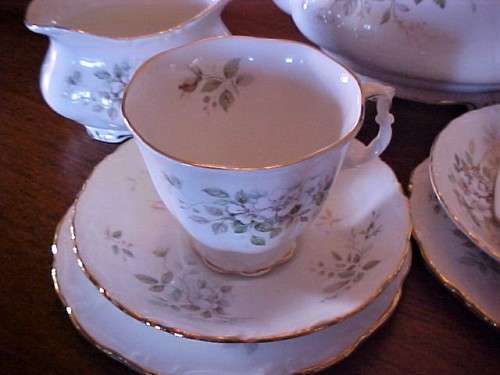Royal Albert Haworth 21 piece tea set