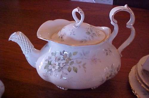 Royal Albert Haworth 21 piece tea set