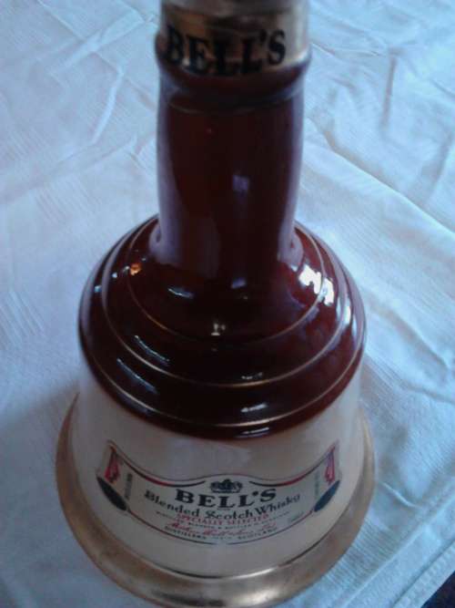 BELLS SCOTCH WHISKEY SPECIALLY SELECTED DECANTER, 750 ml - Sealed