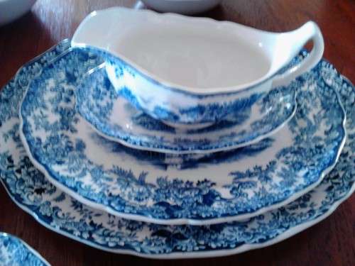 Johnson Bros - Mill Stream - Blue and white Dinner set `1960- 1979 `Discontinued pattern