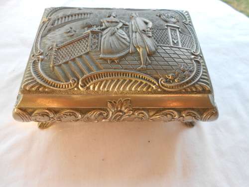 Jewellery Box - footed