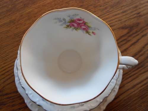 Royal Albert Tranquillity Trio`s