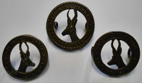 WWII General Service Corps Cap Badge 32mm & Collar Badges 26mm