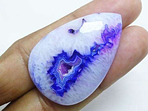 65.75 CTS.  AFRICAN ONYX DRUZY AGATE 40 X 25 X 6 MM