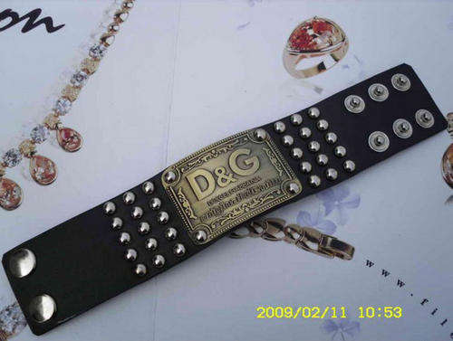 BRAND NEW D&G COPPER STUDDED BRACLET